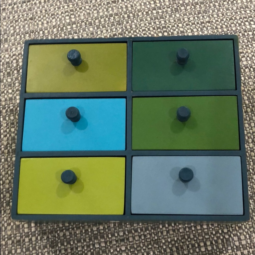 6 drawer desk organizer.